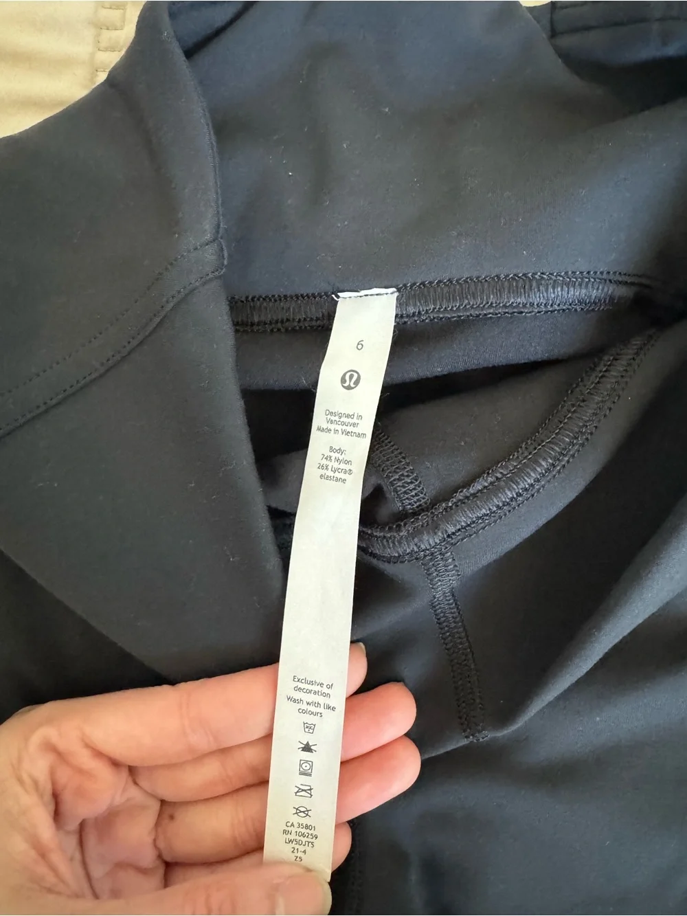 Lulu lemon size small 6 black leggings